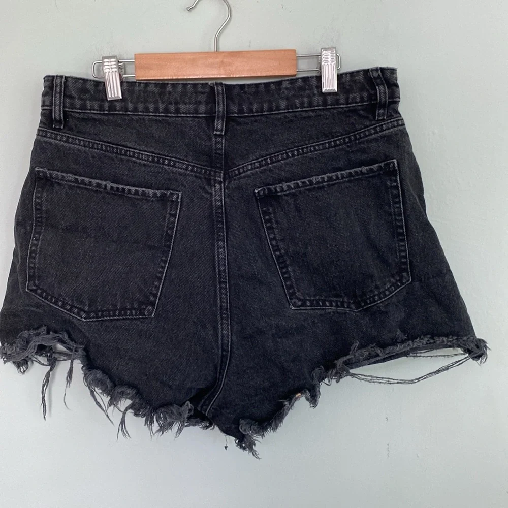 Zara Women’s Black Frayed Denim Jean Shorts Size 10 - Picture 4 of 4